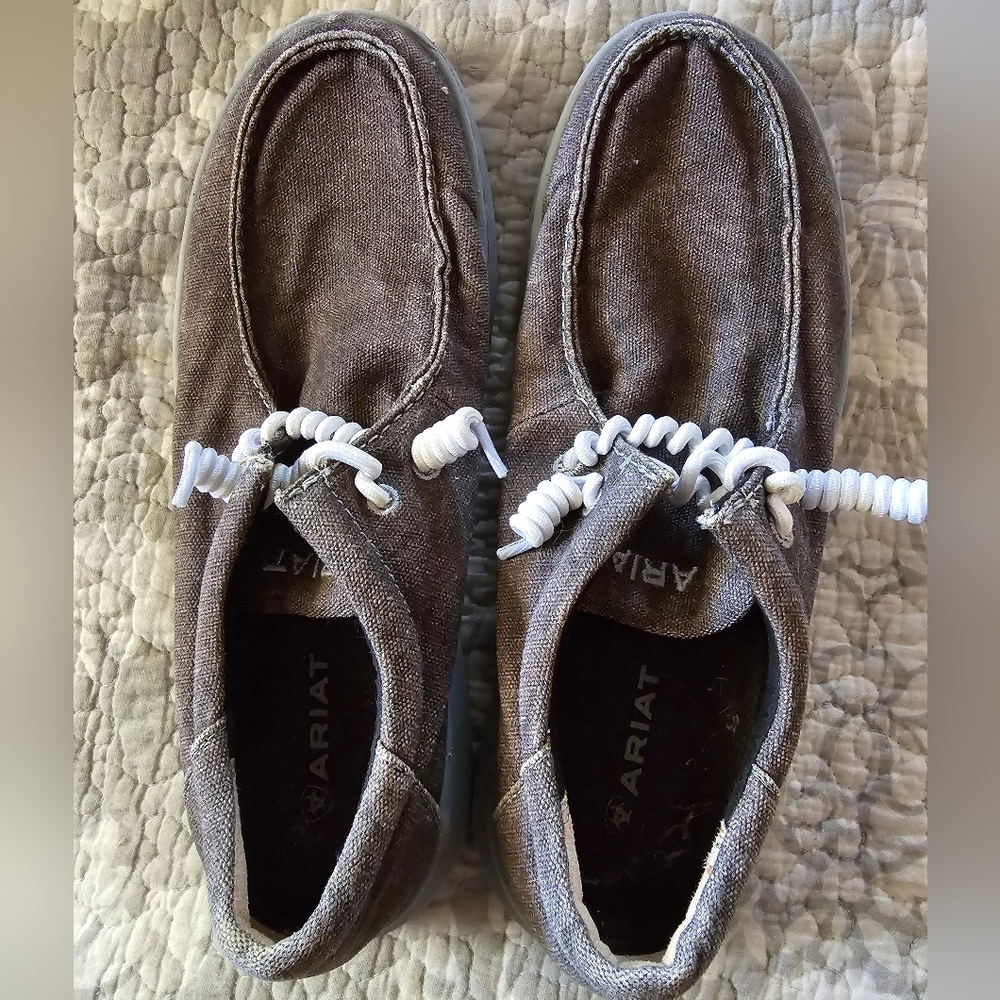 Ariat loafers with weird laces, barely used, great condition, men's 7.5 EE